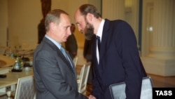 Vladimir Putin və Sergei Pugachev. 2000